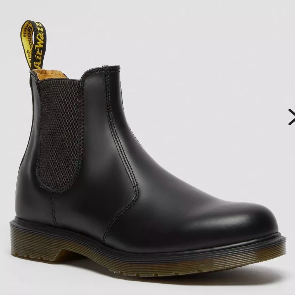 Black Leather DR. DOC MARTENS Chelsea Boots size 37 6 MARTEN bootie ankle